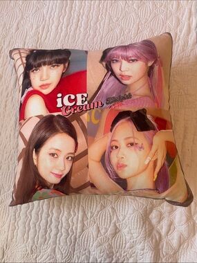 Black pink ice cream pillow OT4